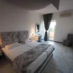 لونغ بيتش آند ريزورت 4*