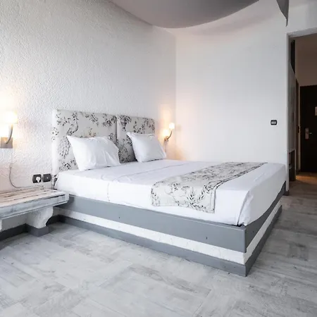 Hotel Long & 4*