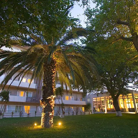 Long & Hotell Longos (Achaea)