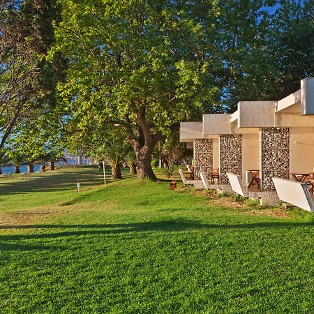 Hotel Long & Longos (Achaea)