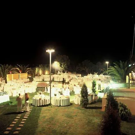 Long & Hotel
