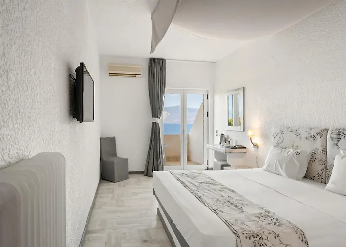 Long & Otel Longos (Achaea)