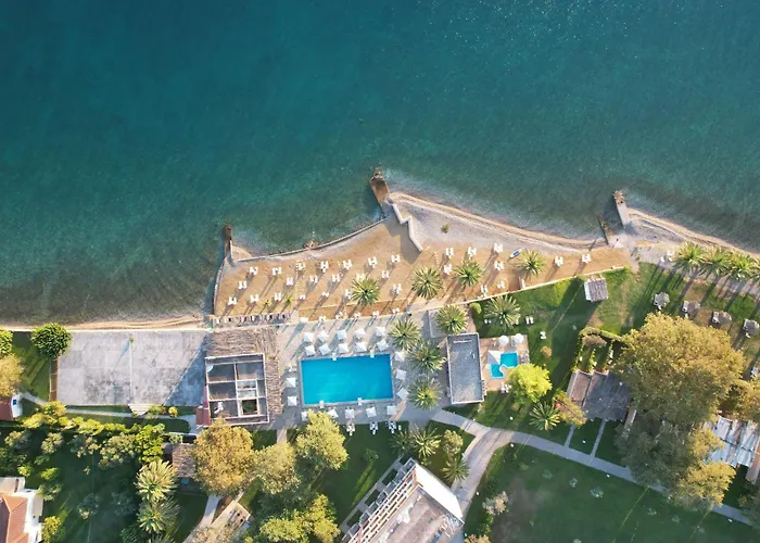 Отель Long & Лонгос