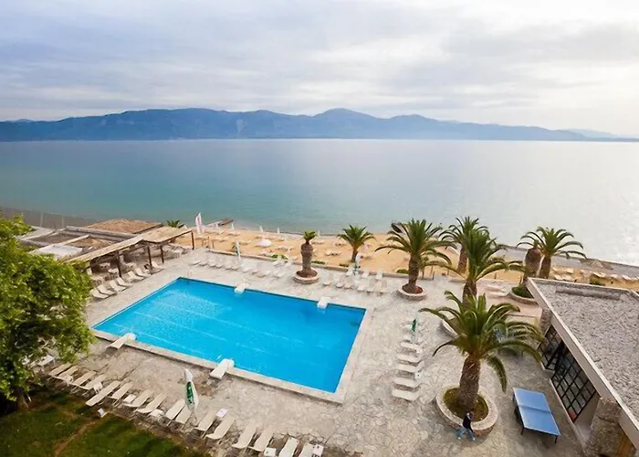 Otel Long & Longos (Achaea)