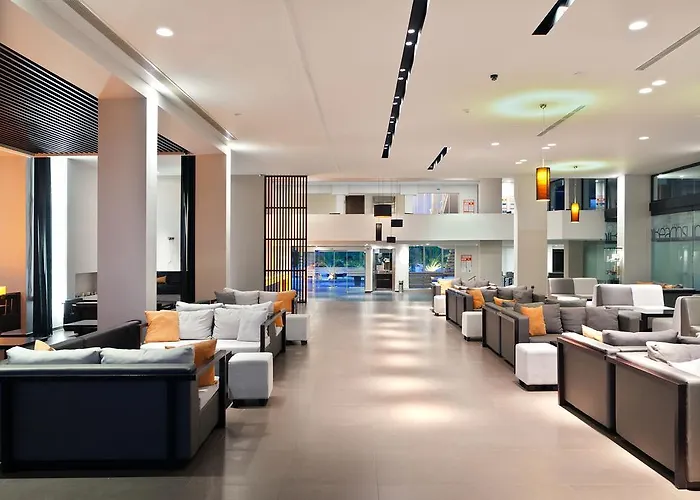 Отель Long & Лонгос