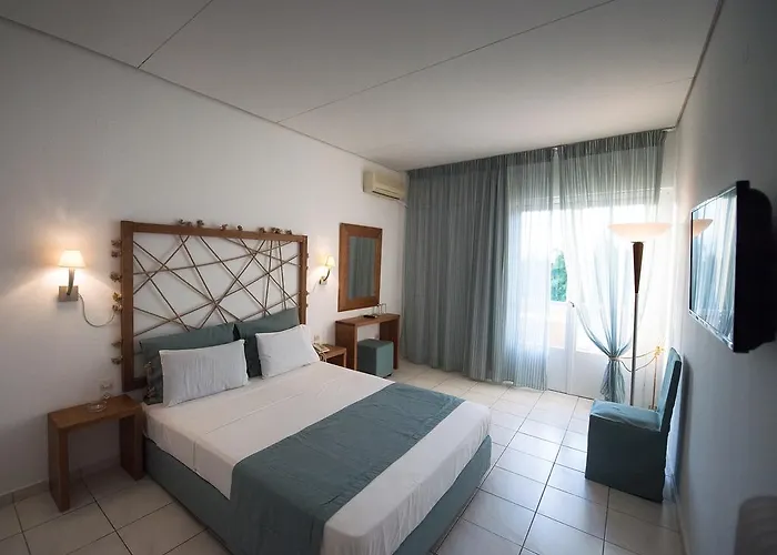 Long & Otel Longos (Achaea)