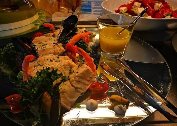 Long & Отель Лонгос